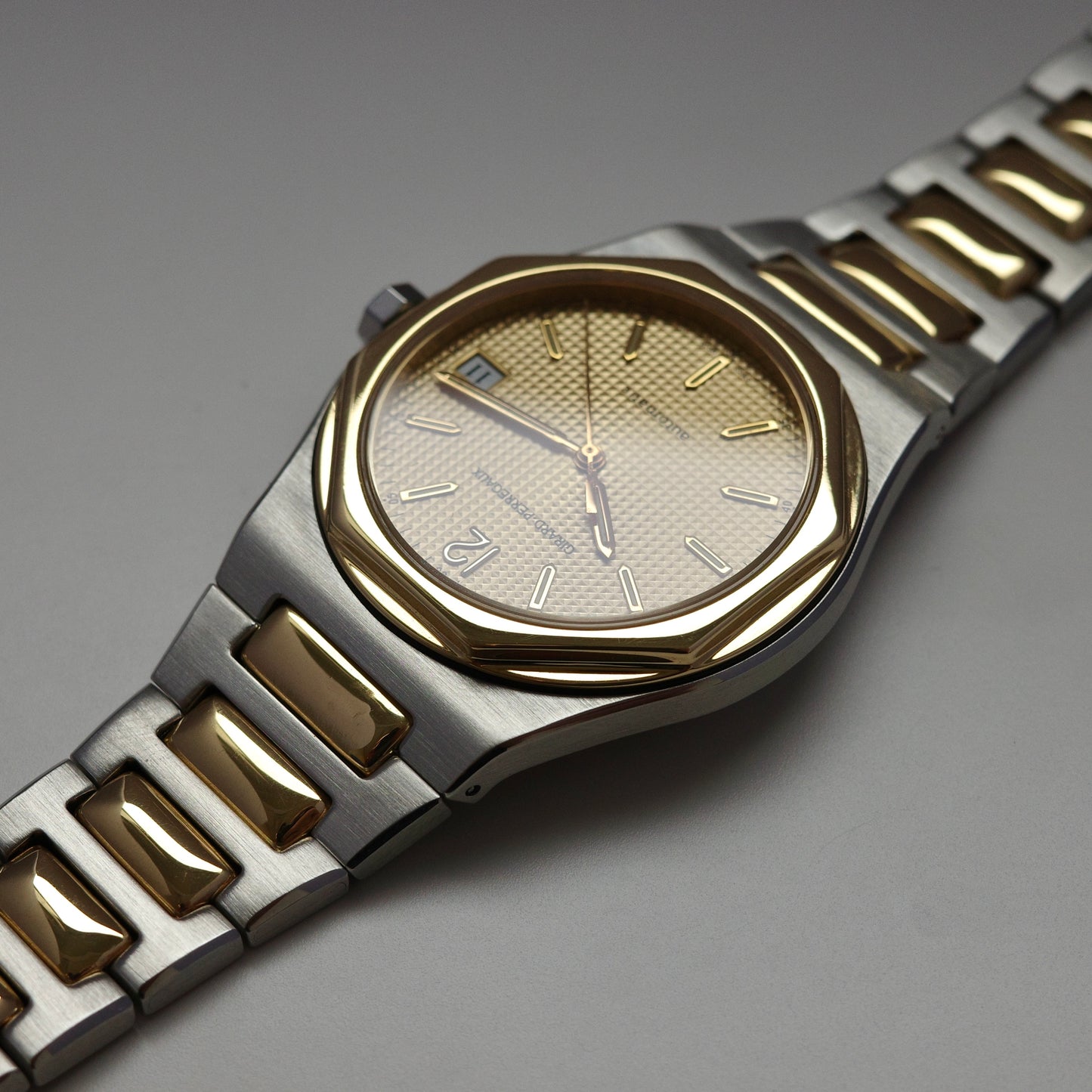 Girard-Perregaux Laureato Watch