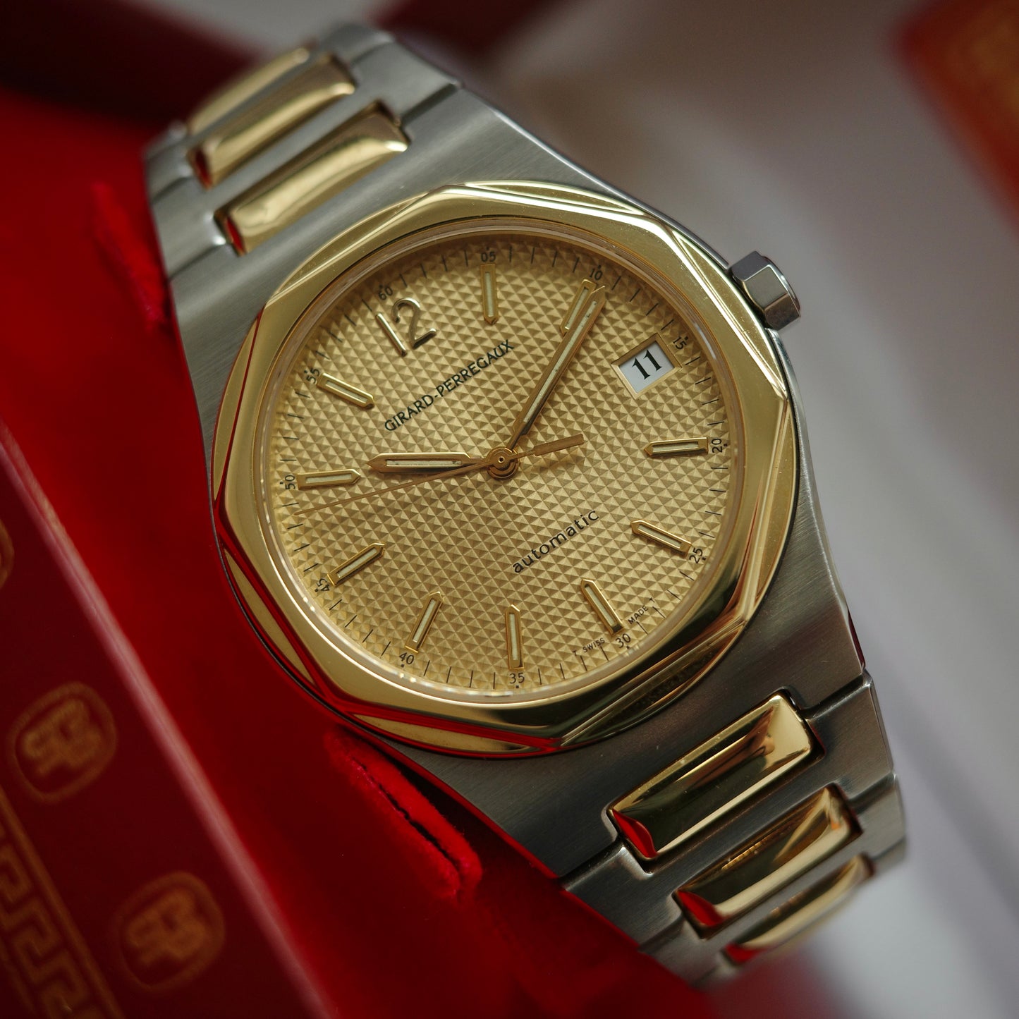 Girard-Perregaux Laureato Watch