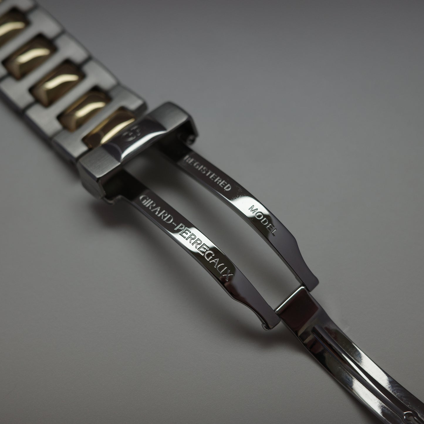 Girard-Perregaux Laureato Watch