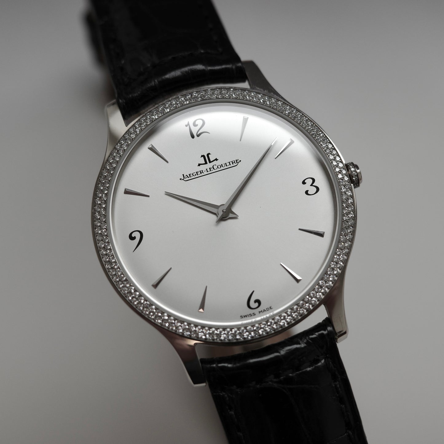 18K Jaeger-LeCoultre Master Control Watch