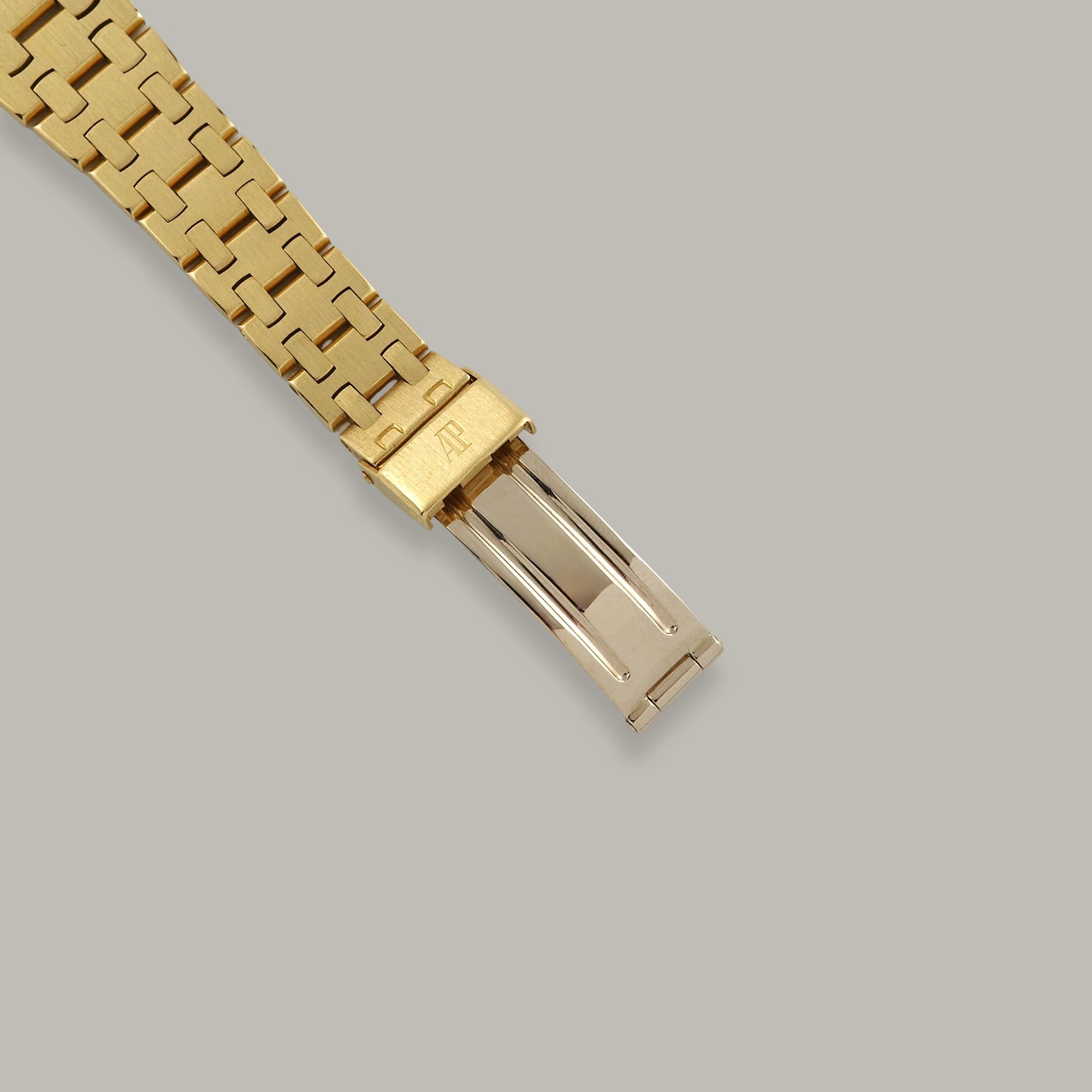 18K Audemars Piguet Ladies Mini Royal Oak 26mm Watch