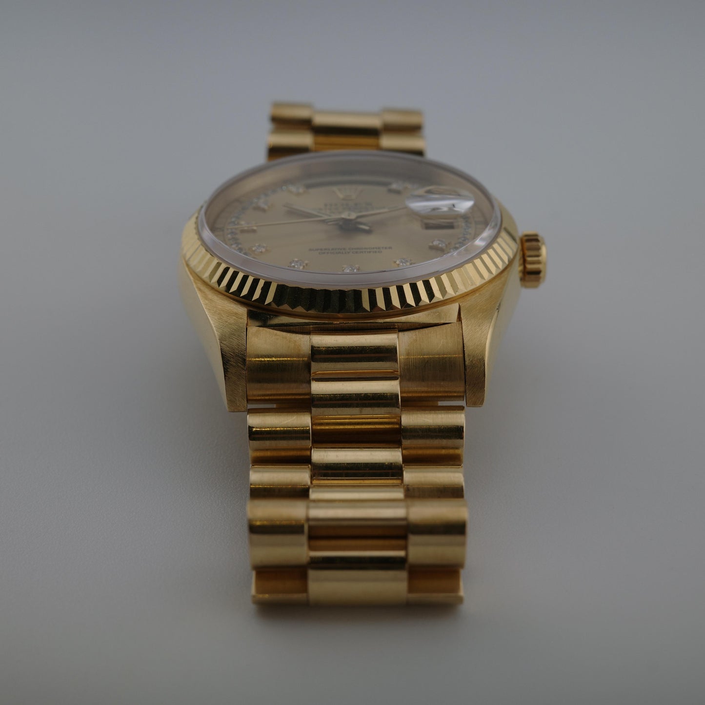 18K 1991 Rolex Day-Date 18238 36mm Diamond String Dial Watch