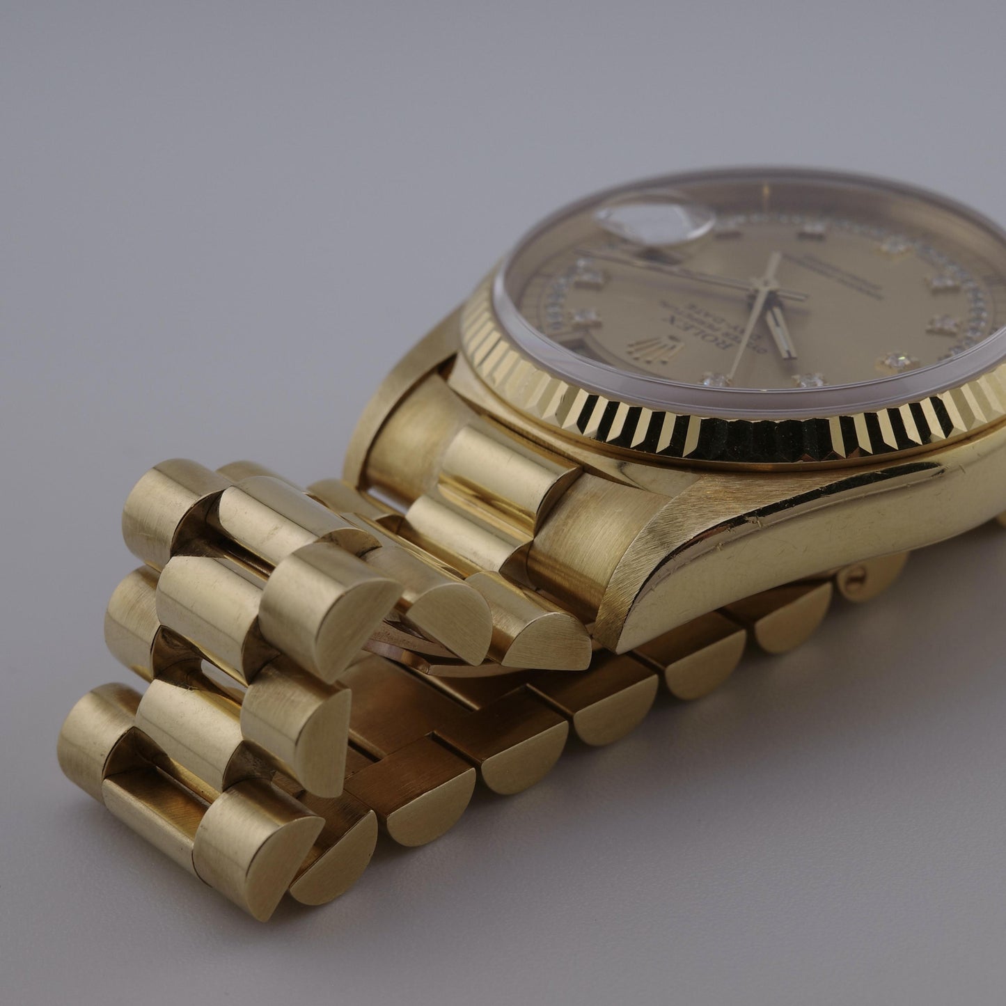 18K 1991 Rolex Day-Date 18238 36mm Diamond String Dial Watch