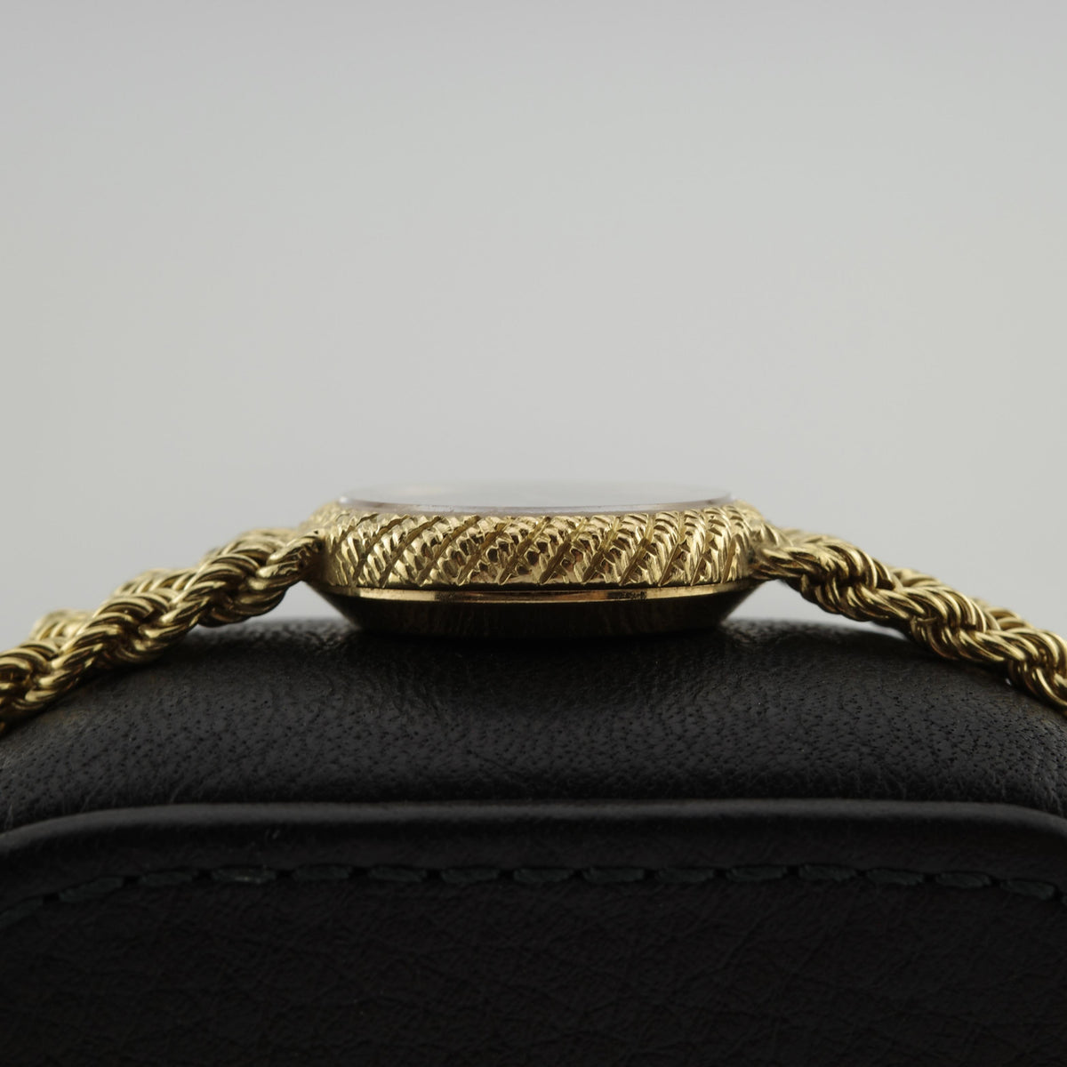 18K Baume & Mercier 38244 Linen Dial Rope Watch